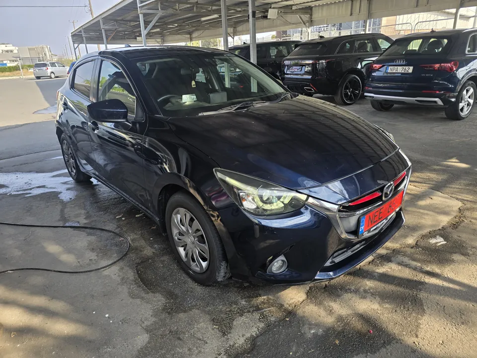 Mazda Demio, front view