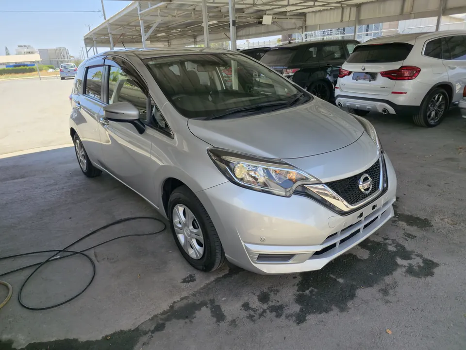 Nissan Note, front view